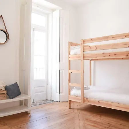 For Friends Daire Lisboa